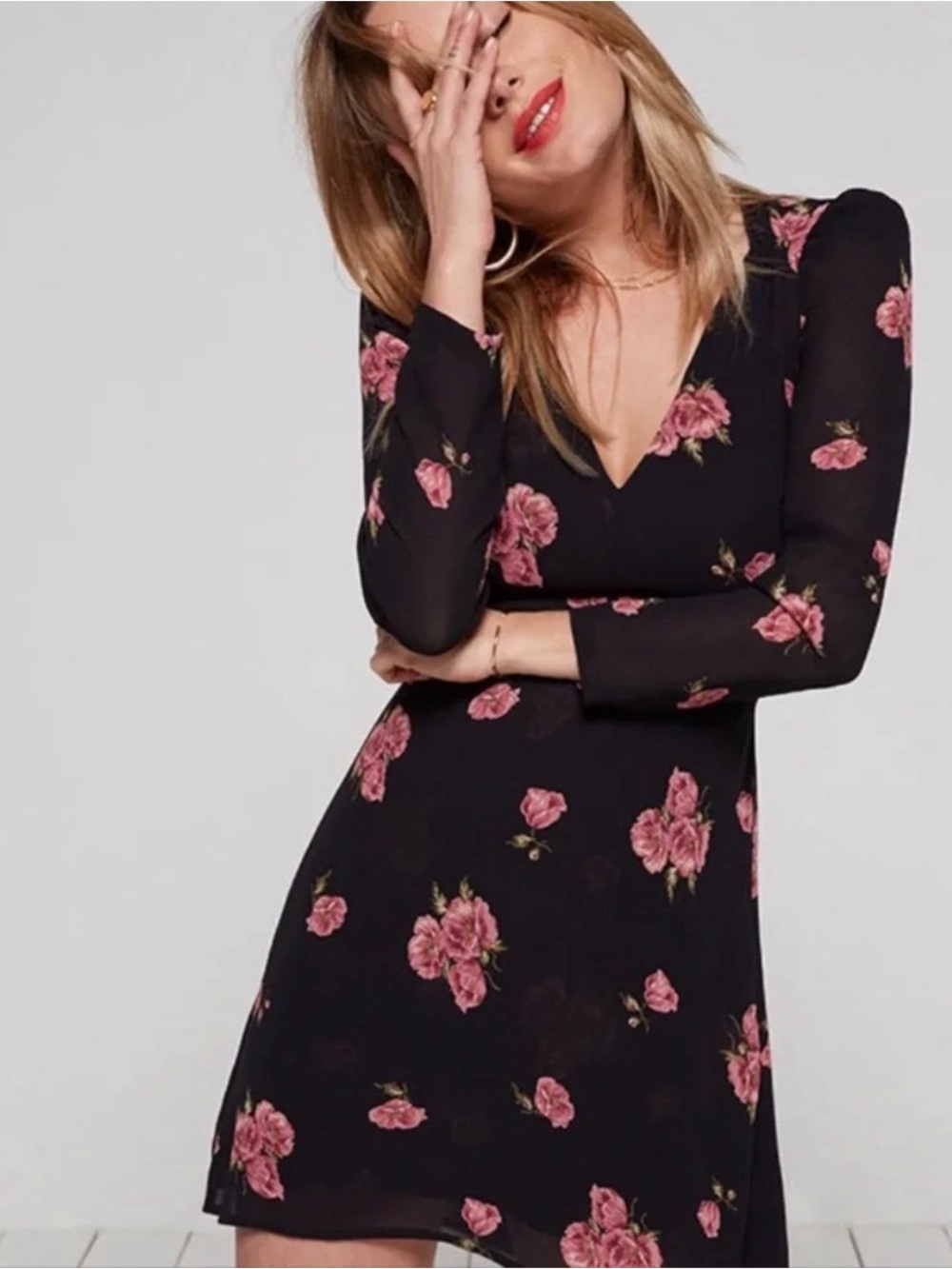 Reformation 🌸🖤 Black Floral V-Neck Long Sleeve Dress with Pink Roses size 0